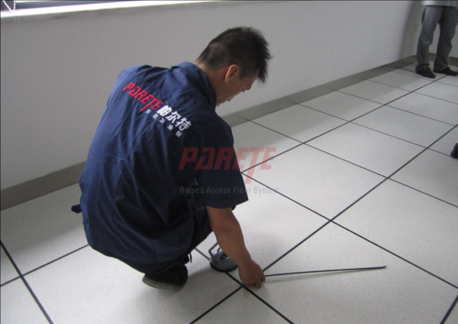 Computer room raised floor