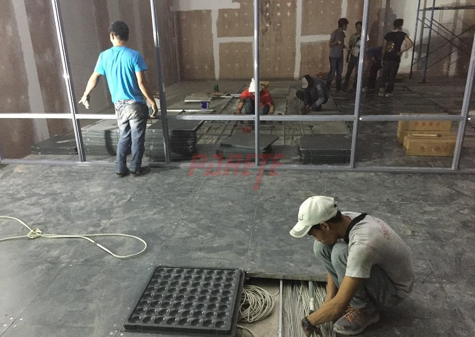  raised floor  installation after cable trunk